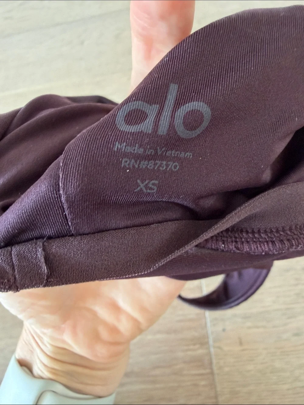 ALO Yoga sleek plum